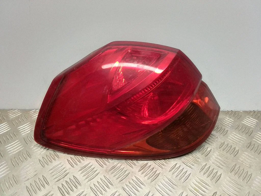 Rear/tail lights – Subaru Outback (2004-2006)