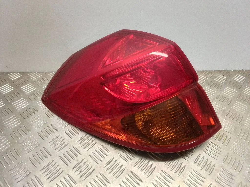 Rear/tail lights – Subaru Outback (2004-2006)