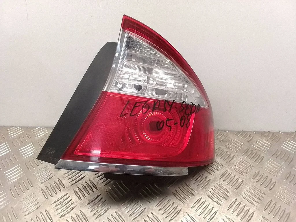 Lampa tylna w błotniku 22020960
