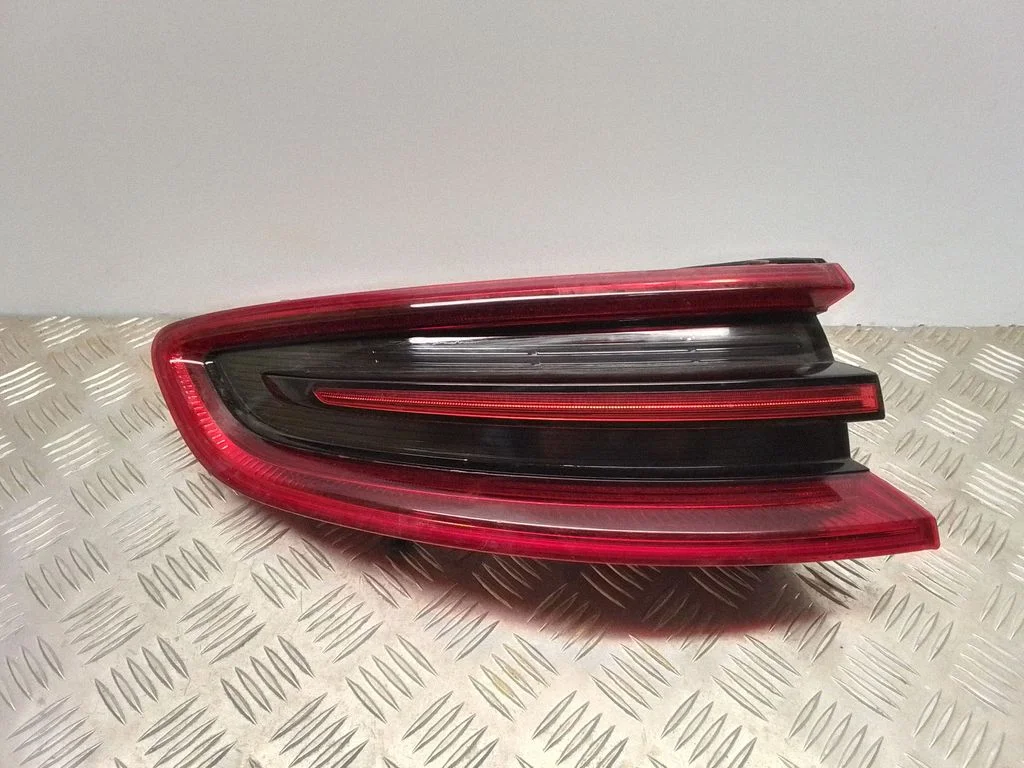 Rear/tail lights – Porsche Macan (95B) (2014-2018)