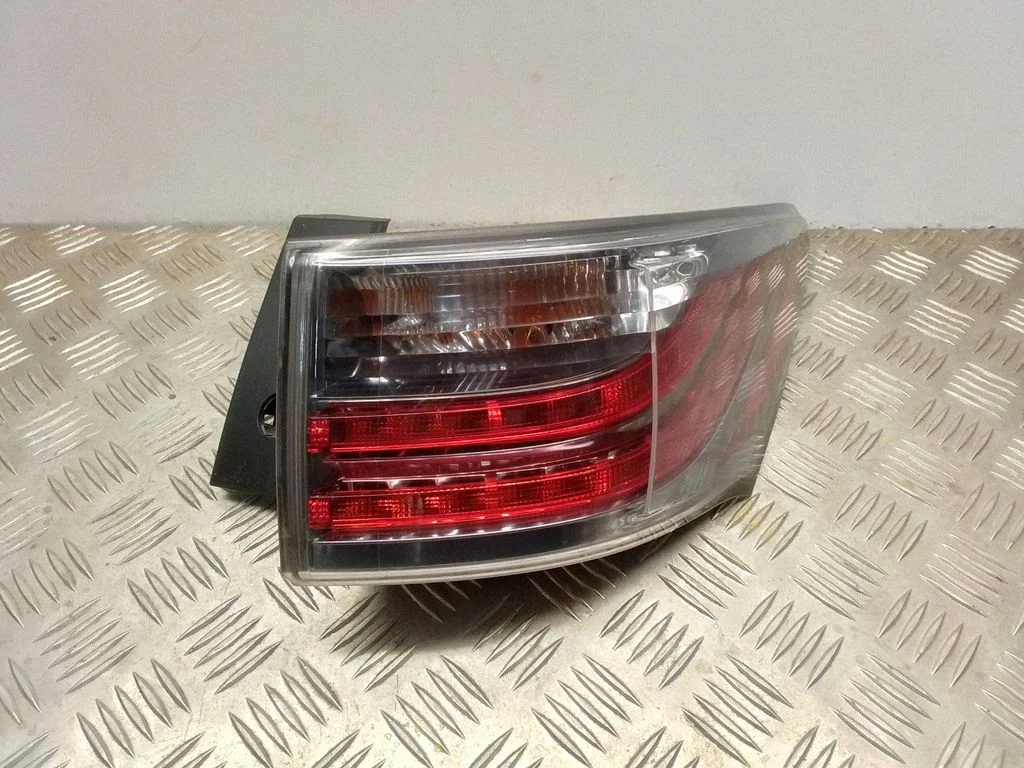 Rear/tail lights – rear right