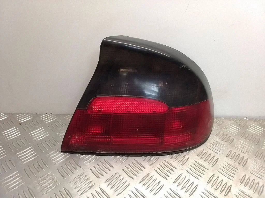 Lampa tylna w błotniku – prawy tył