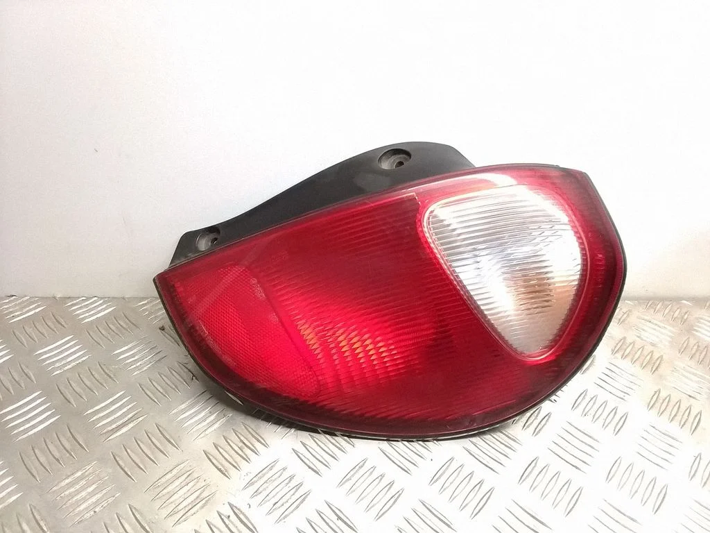 Rear/tail lights 22051576