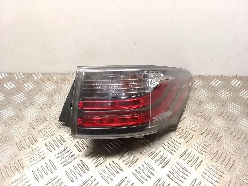 Rear/tail lights – rear right