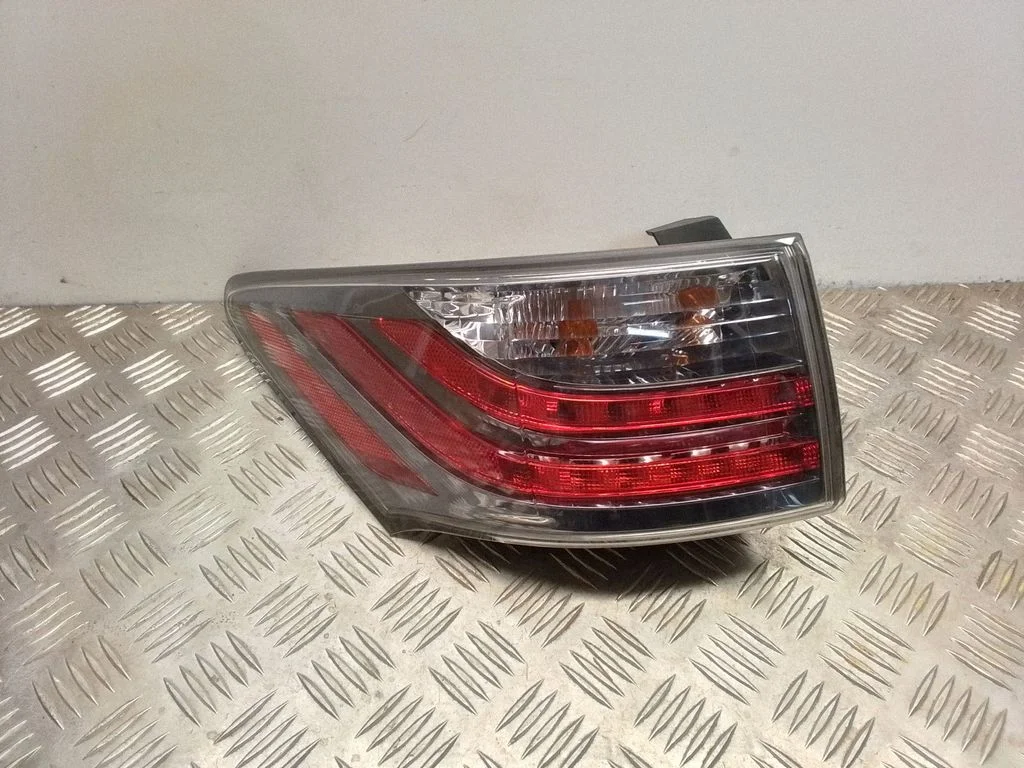 Rear/tail lights – rear left