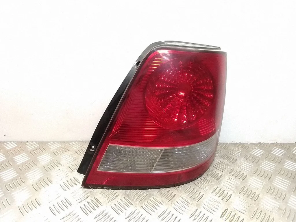 Lampa tylna w błotniku – prawy tył
