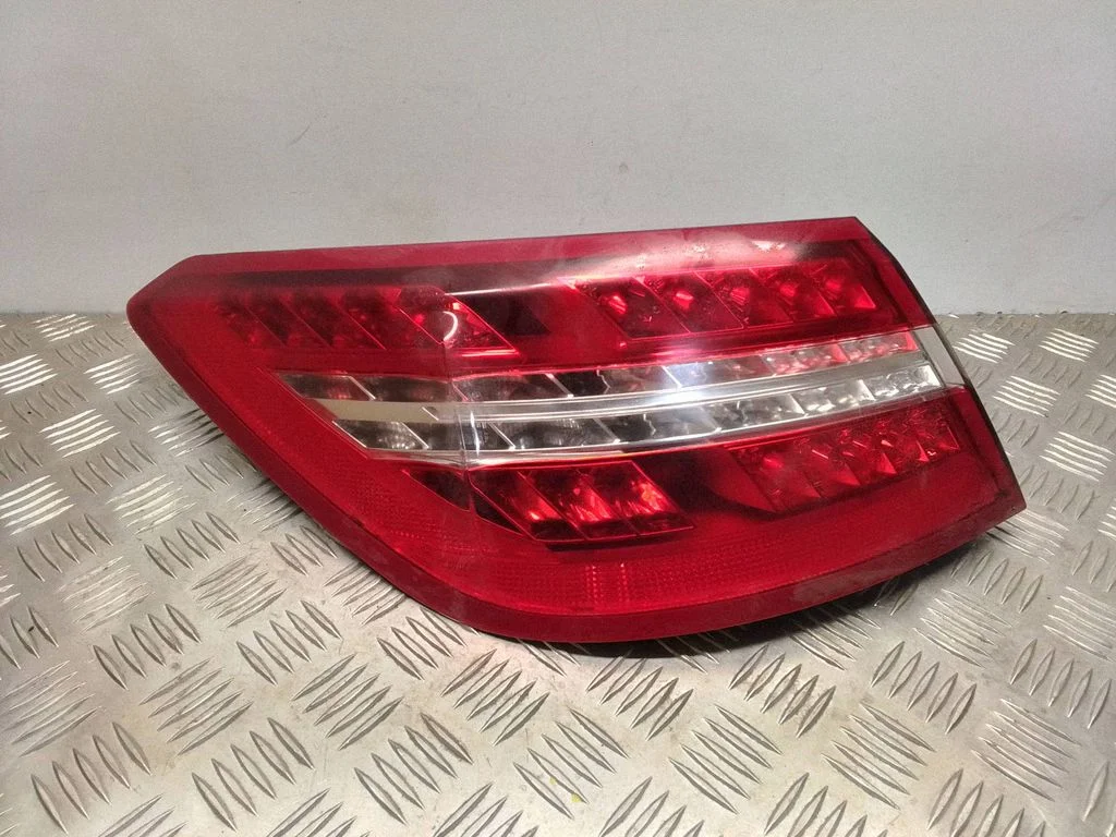 Tagatuli keres – Mercedes-Benz CLK-klass C207 A207 (2010-2017)