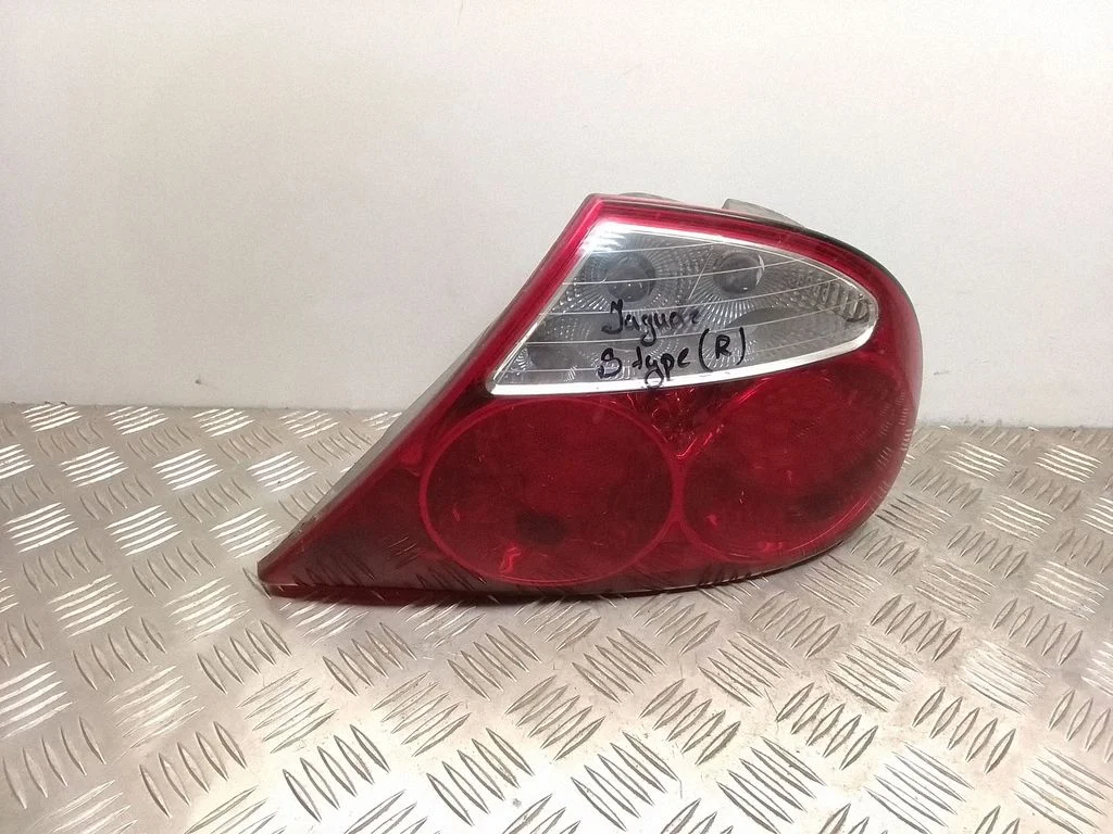 Rear/tail lights XR8313404AH