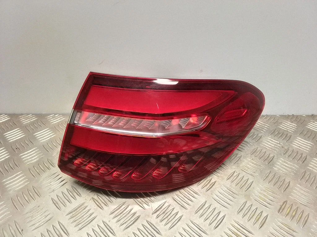 Lampa tylna w błotniku – Mercedes-Benz Klasa GLC C253 (2016-)
