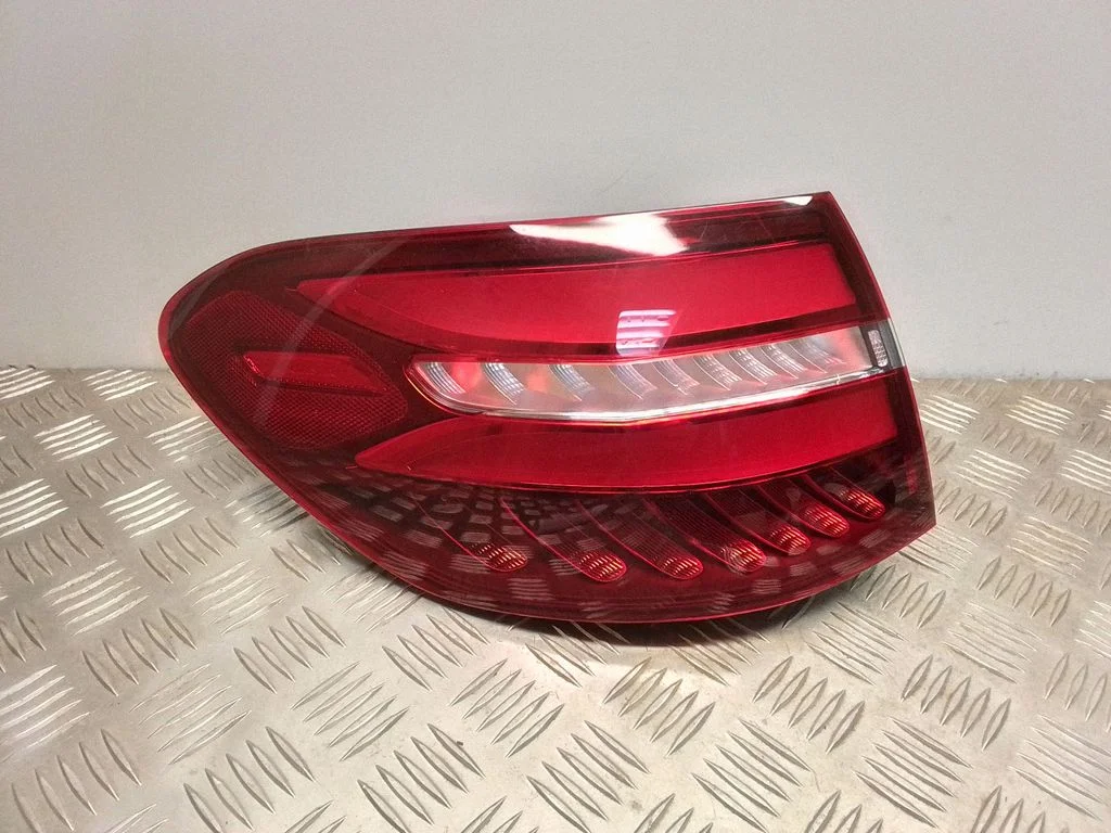 Lampa tylna w błotniku – Mercedes-Benz Klasa GLC C253 (2016-)