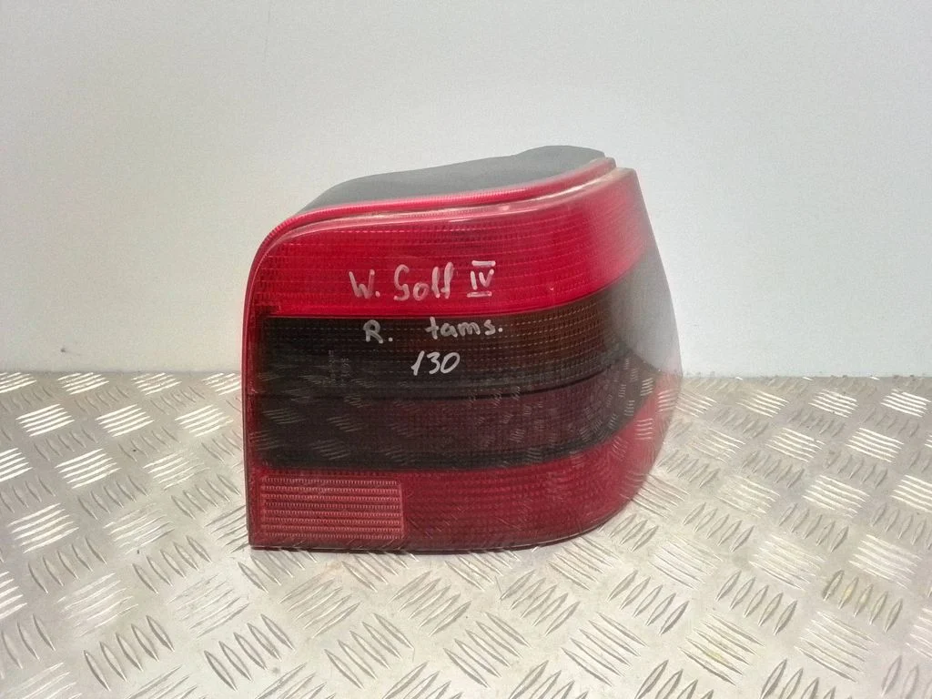 Lampa tylna w błotniku 1J6945112T