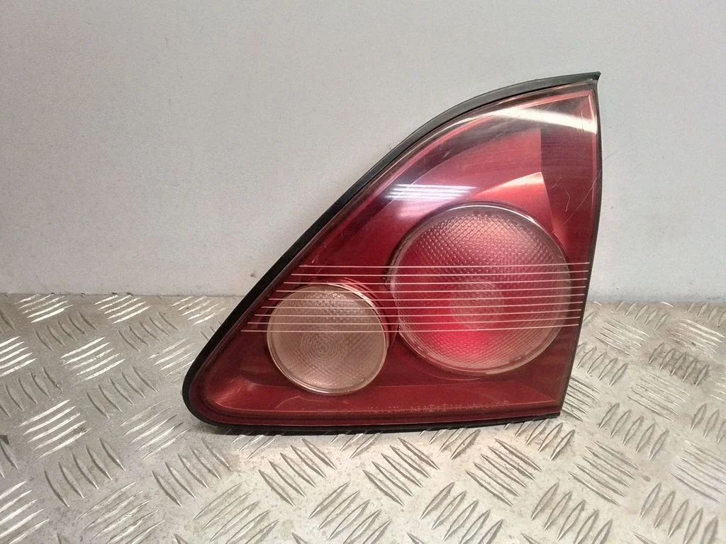 Tailgate rear/tail lights – rear right