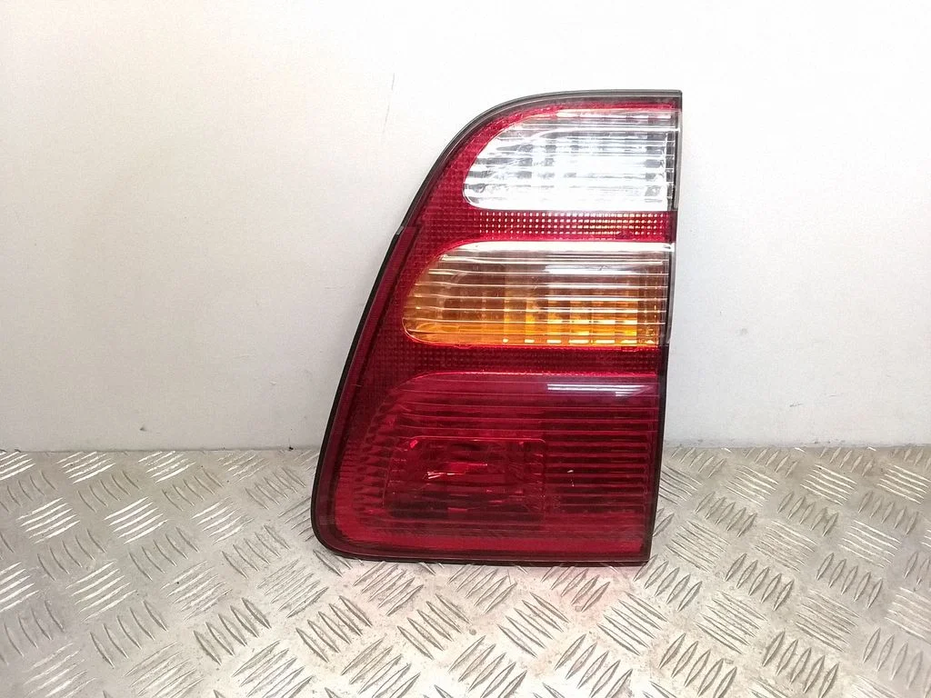 Lampa tylna w klapie – prawy tył