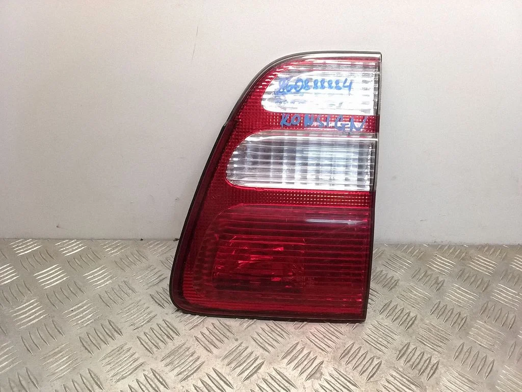 Lampa tylna w klapie – prawy tył