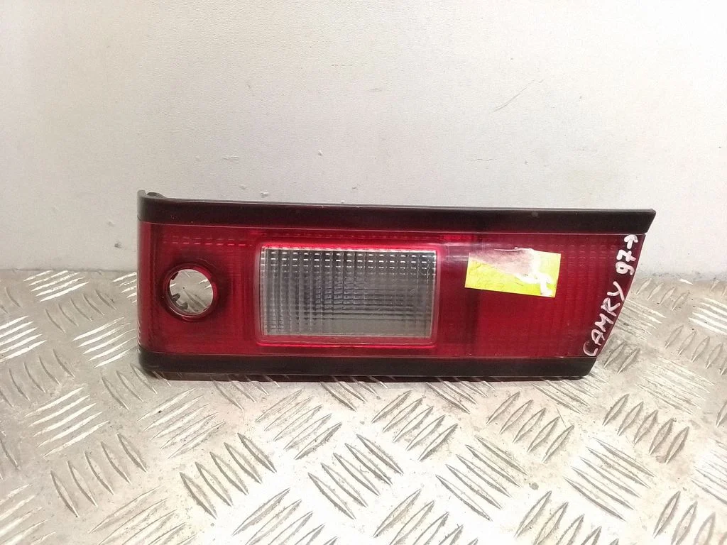 Lampa tylna w klapie – prawy tył