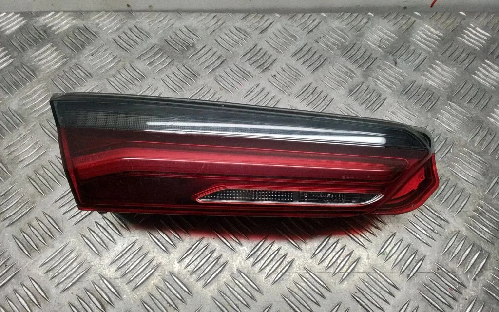 Tailgate rear/tail lights 2060010211 – BMW 8 Series G16 (2019-)