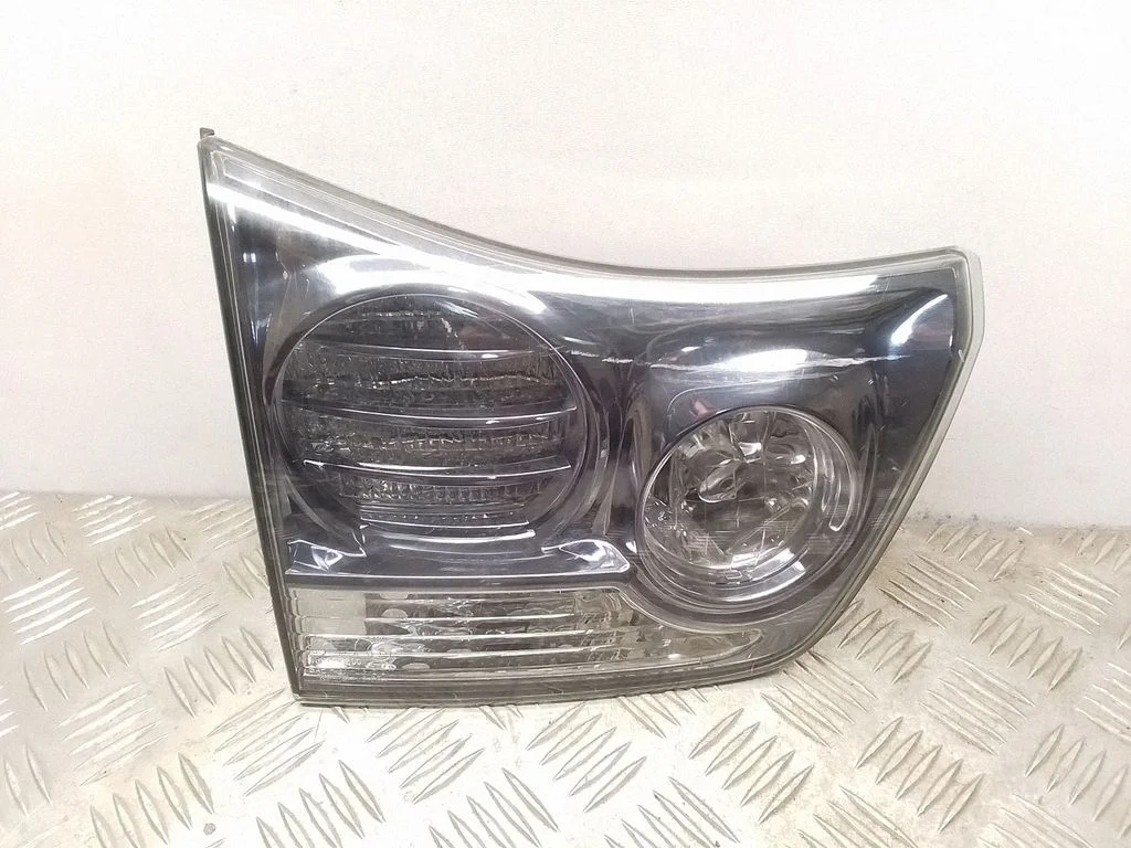 Tailgate rear/tail lights – Lexus RX III (2008-2015)