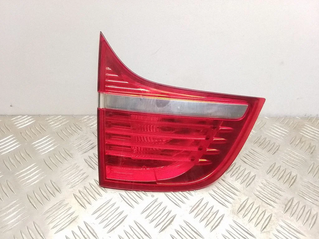 Tailgate rear/tail lights 224211