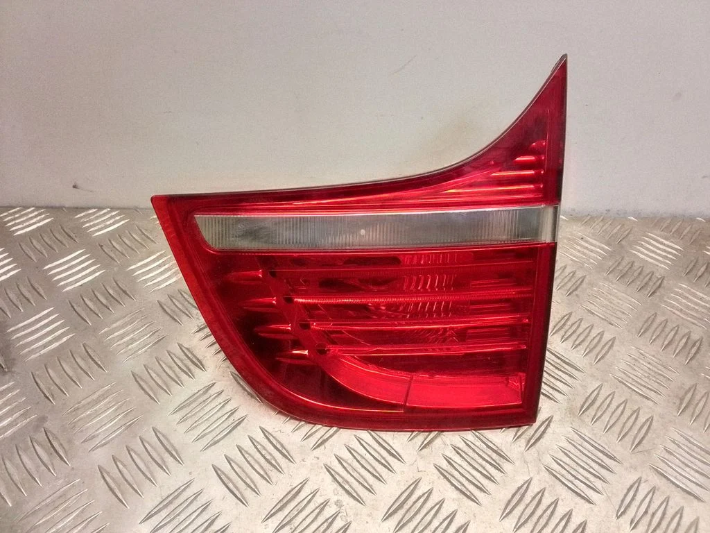 Tailgate rear/tail lights 224212