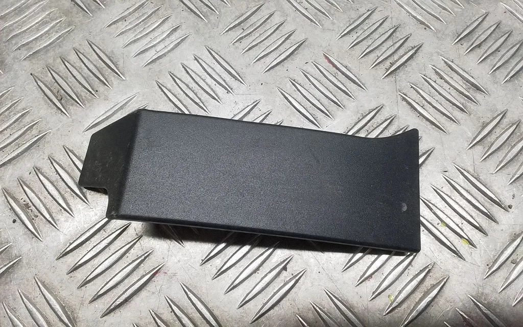 Tagatule liist (dekoorriba) – Lexus NX (2014-2021)
