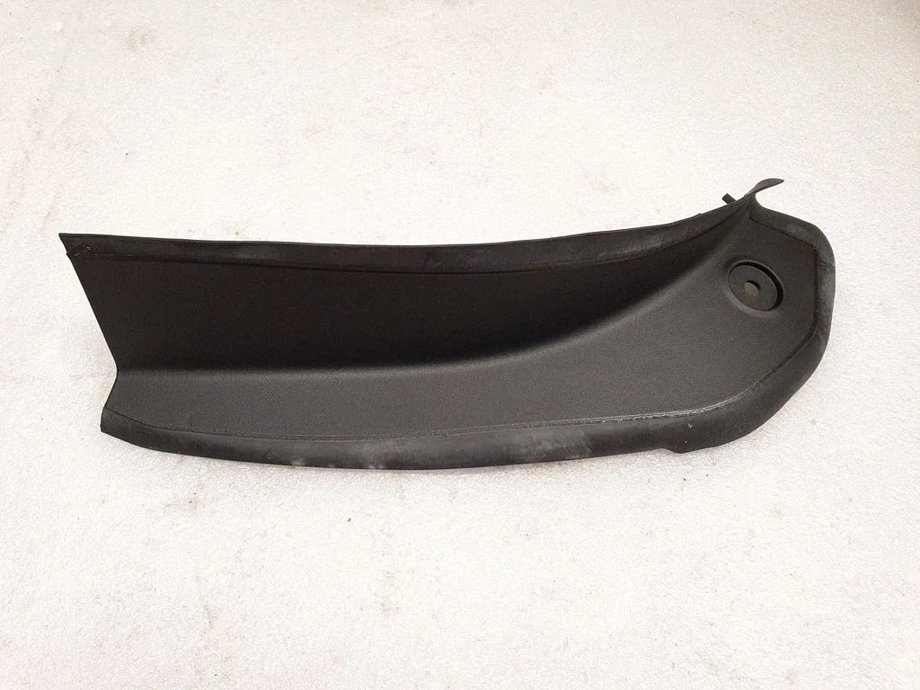 Tagatule liist (dekoorriba) – BMW 3-seeria F30 F35 F31 (2012-2018)