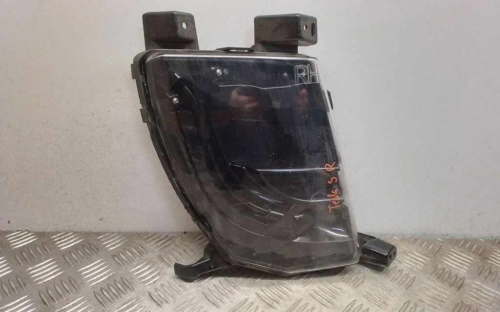Front fog light 100600000D