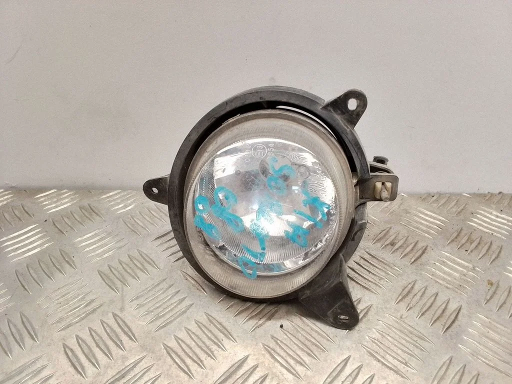 Front fog light 922013E0