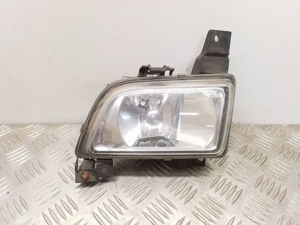 Priekšējais miglas lukturis F014000048