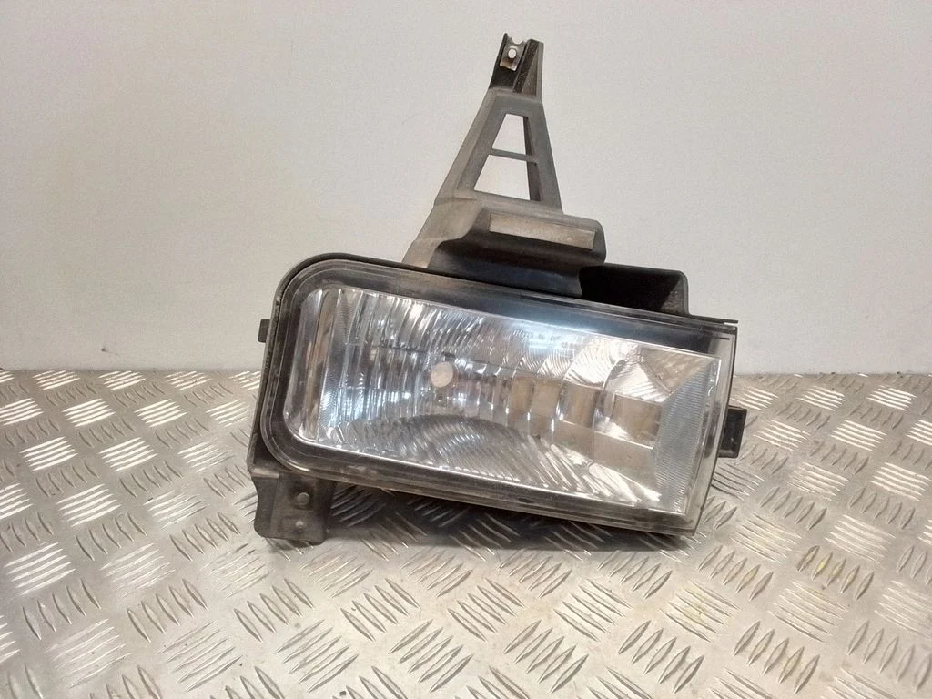 Front fog light – Toyota Land Cruiser (J200) (2008-)