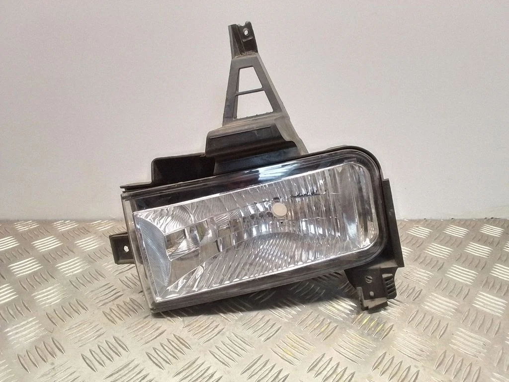 Front fog light – Toyota Land Cruiser (J200) (2008-)