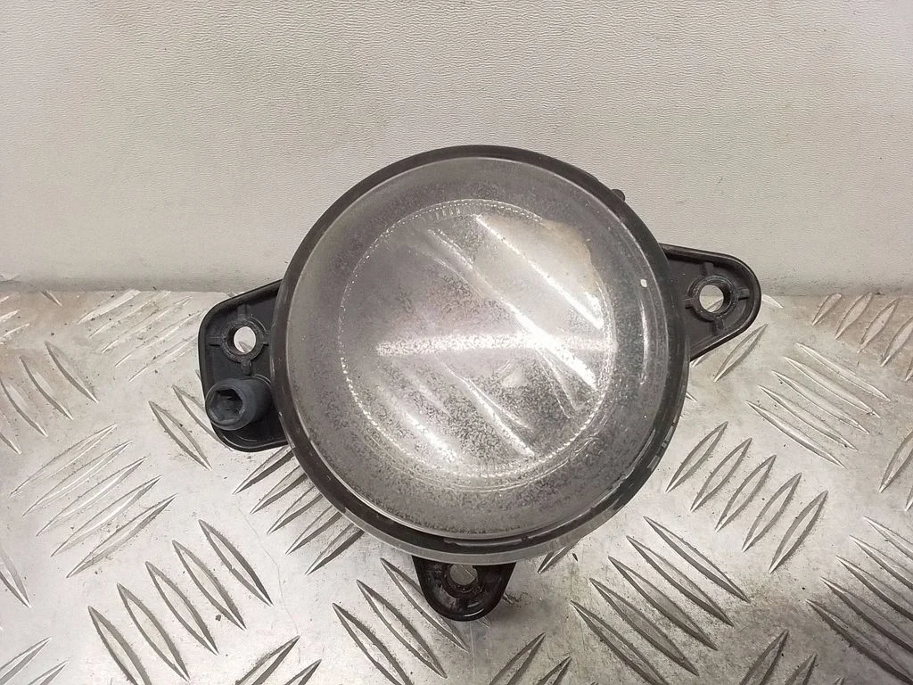 Front fog light 27048400