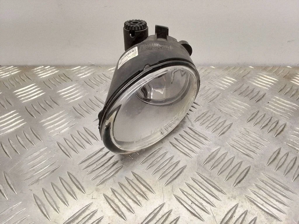 Front fog light 3D0941700C – Volkswagen Phaeton (2002-2016)