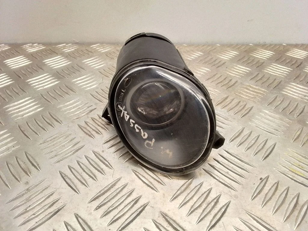 Front fog light – Volkswagen Passat B5.5 (2001-2005)
