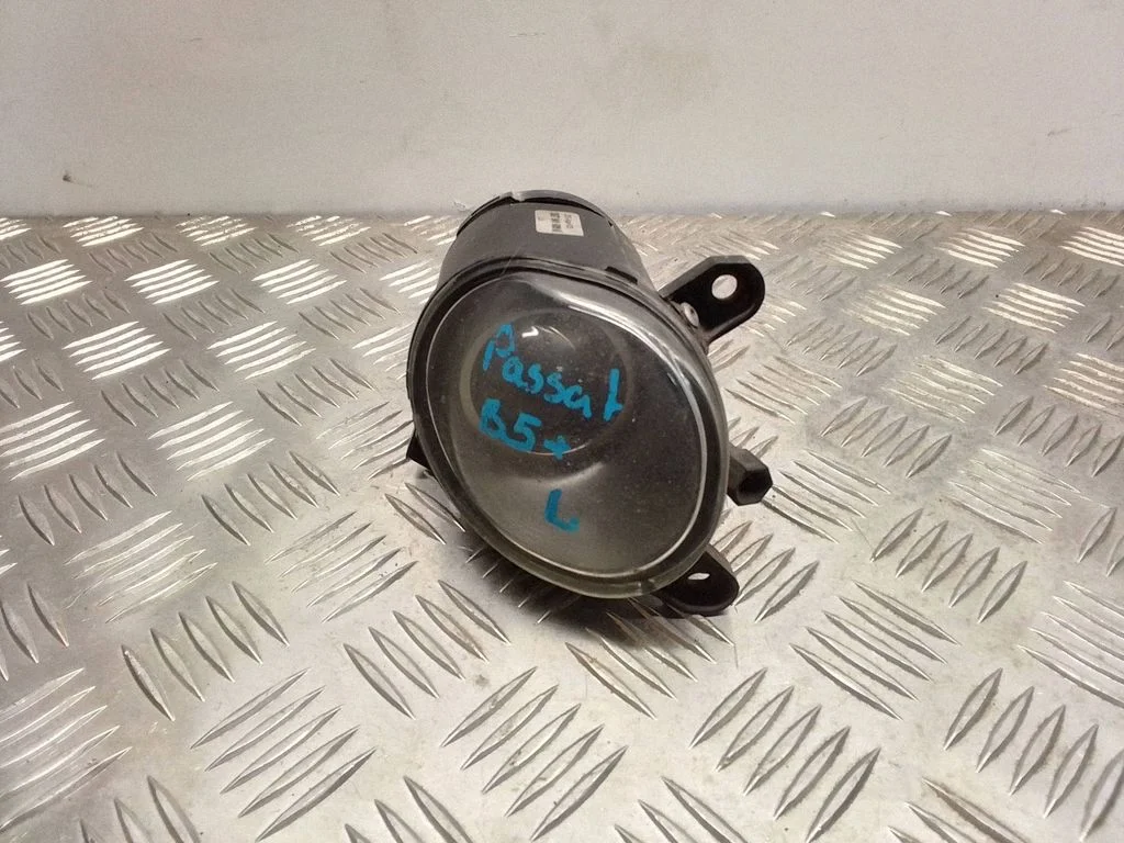 Front fog light – Volkswagen Passat B5.5 (2001-2005)