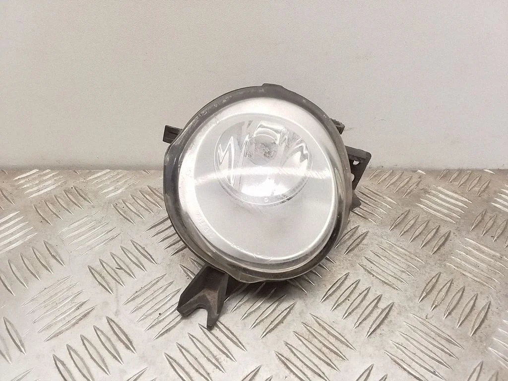 Priekšējais miglas lukturis 7L6941699E