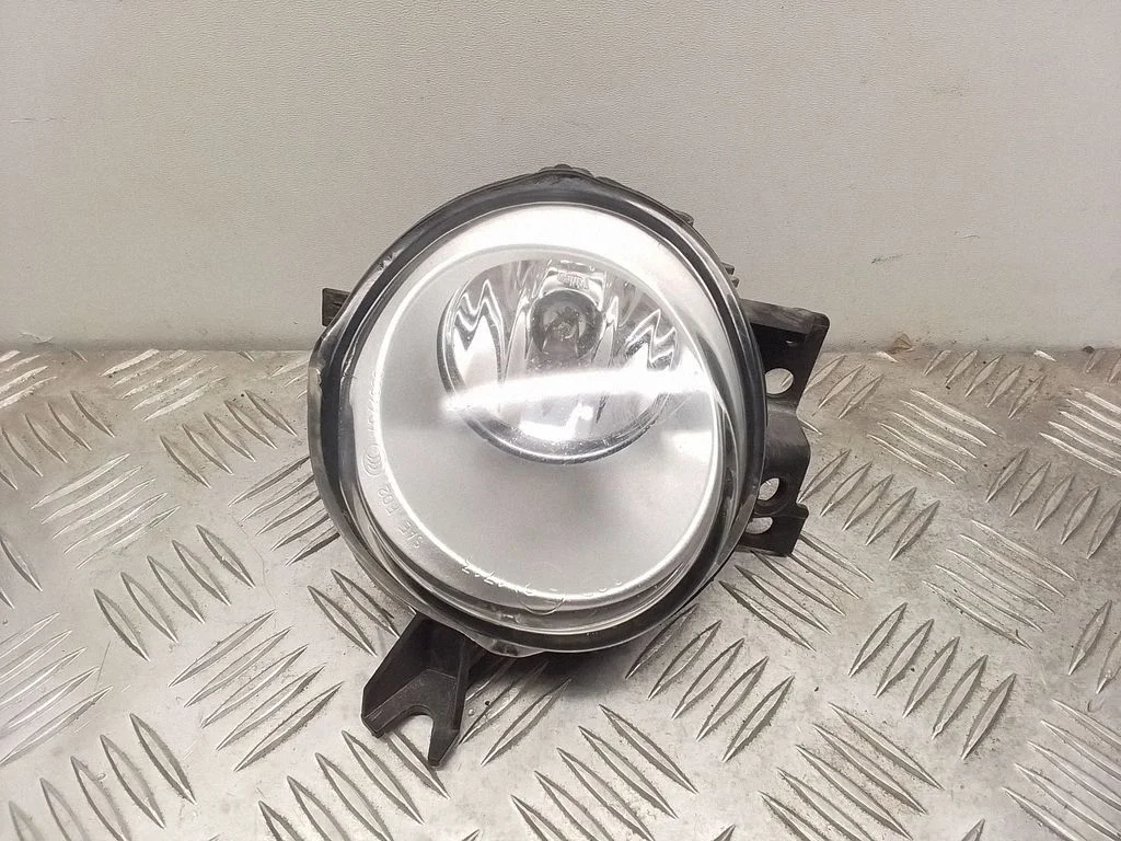 Front fog light – Volkswagen Touareg II (2010-2018)
