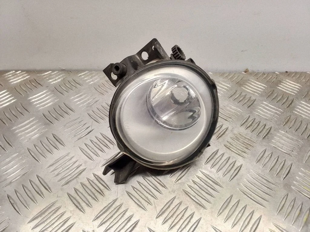 Front fog light – Volkswagen Touareg II (2010-2018)