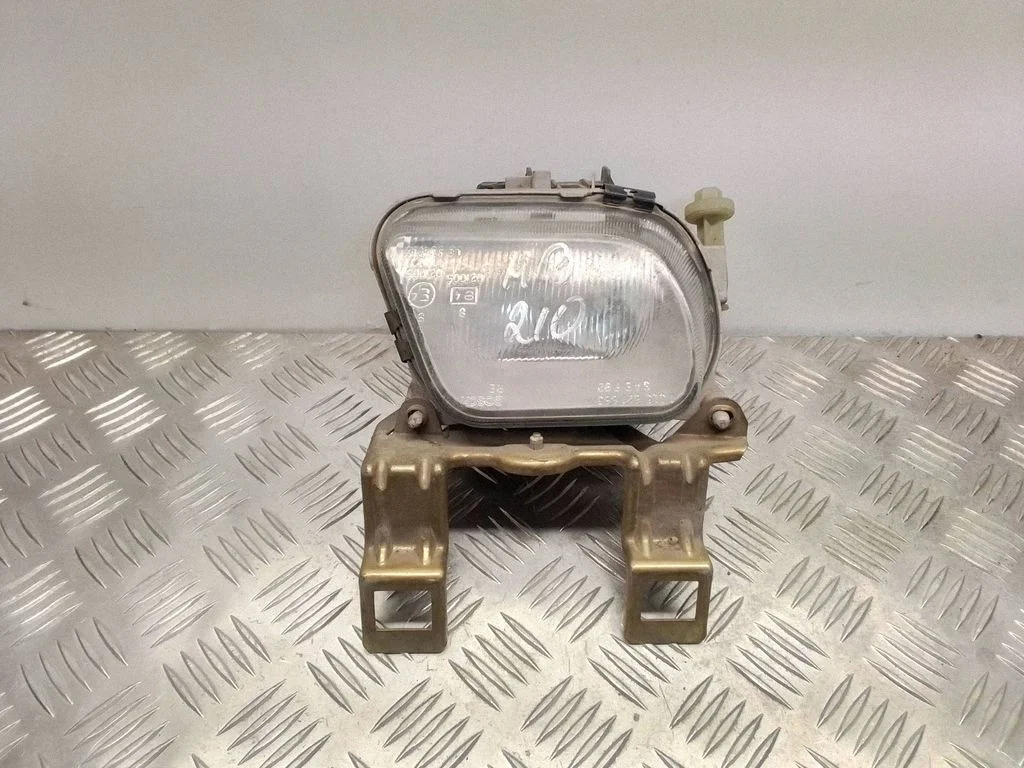 Front fog light – Mercedes-Benz E-Class W210 (1995-2002)