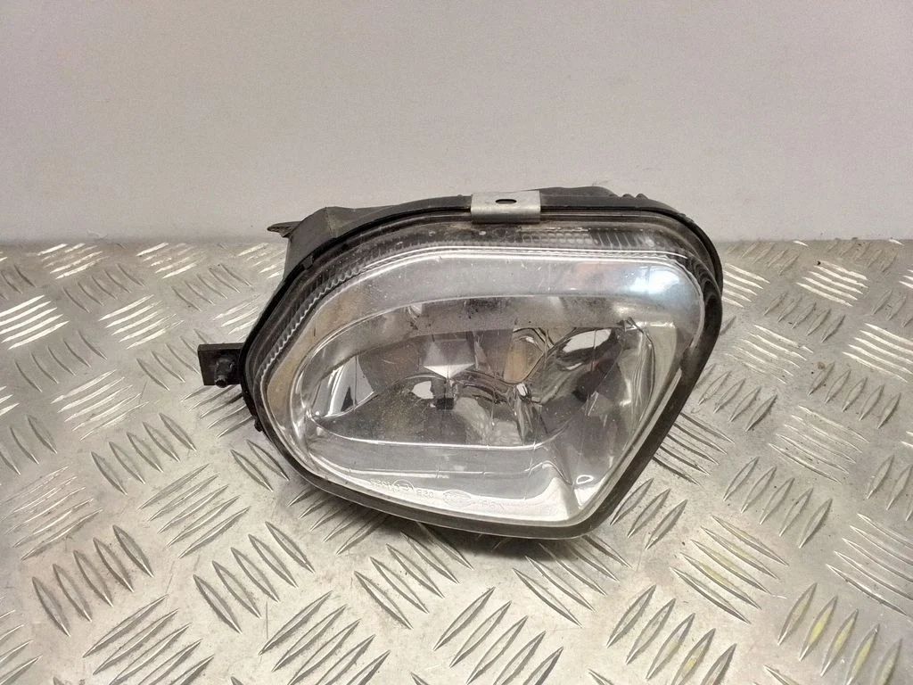 Front fog light – Mercedes-Benz E-Class W211 (2002-2009)