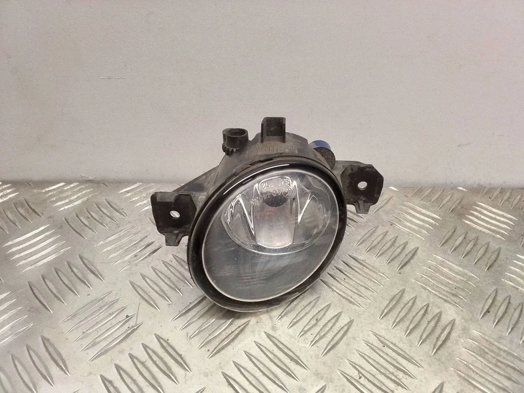 Halogen przedni 8200002470 – Renault Laguna II (2001-2007)