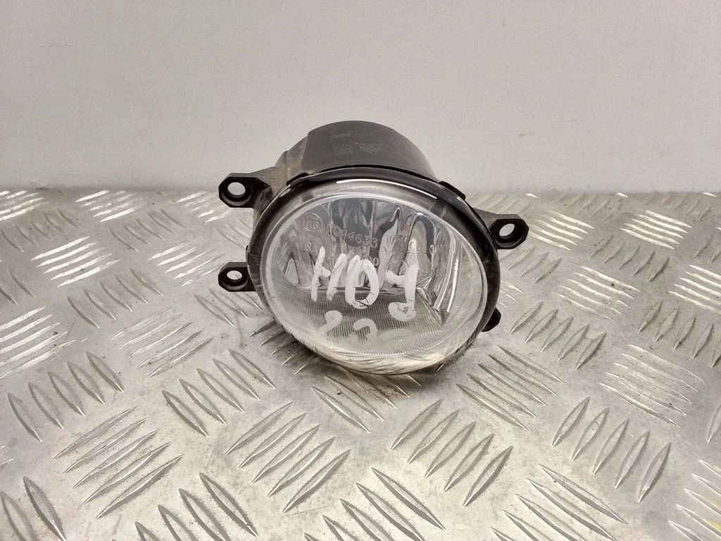 Front fog light – Toyota Land Cruiser (J200) (2008-)