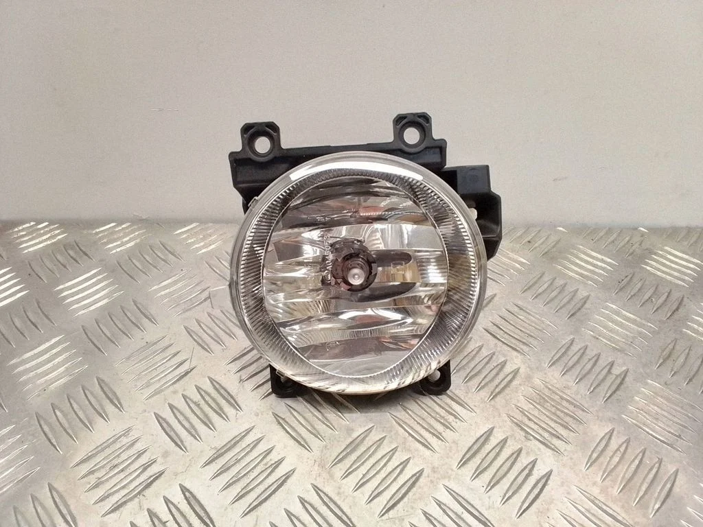 Front fog light – Toyota RAV 4 (XA40) (2012-2018)