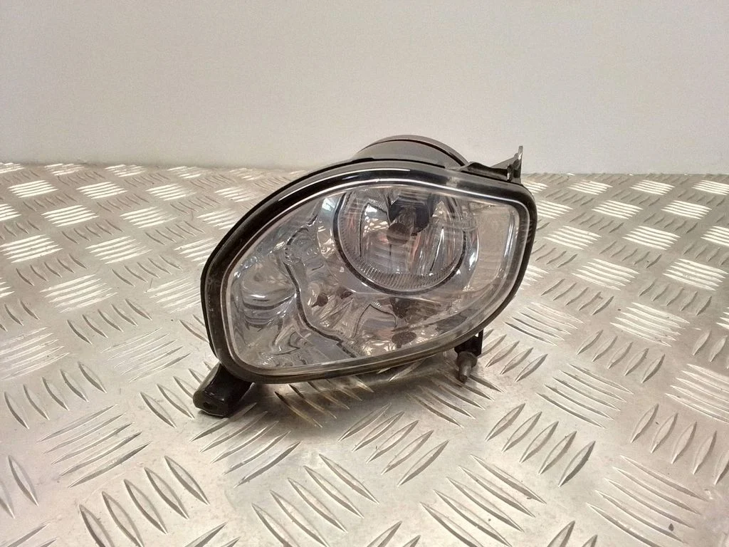 Front fog light – Toyota Avensis T250 (2003-2006)
