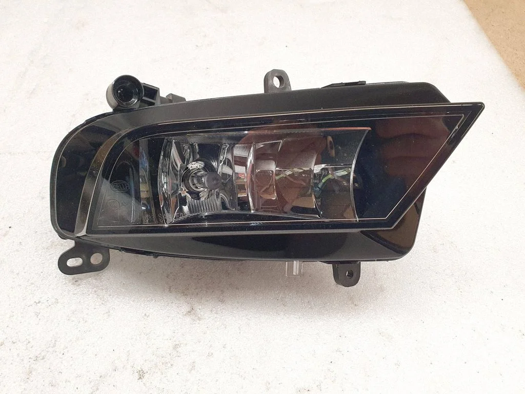 Front fog light 8K0941700B