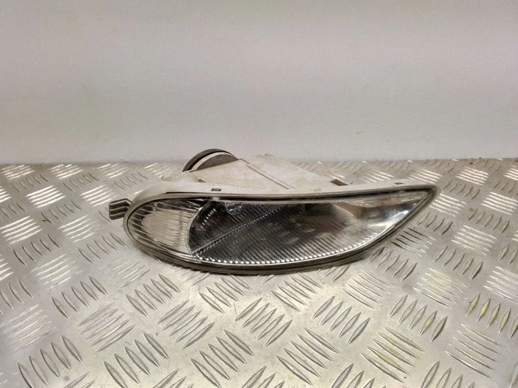 Front fog light F191118B – Toyota Camry (2001-2006)