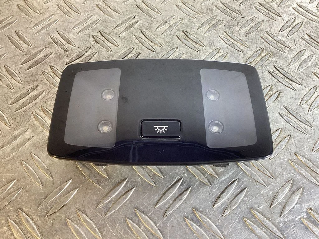 Tagaistmete valgustustuli – Lexus NX (2021-)