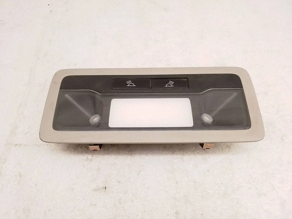 Tagaistmete valgustustuli – Lexus RX III (2008-2015)