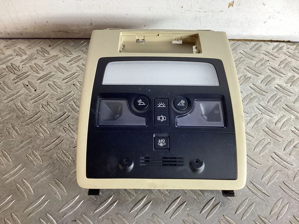 Esiistmete valgustustuli – Lexus GS 250 350 300H 450H (2013-)