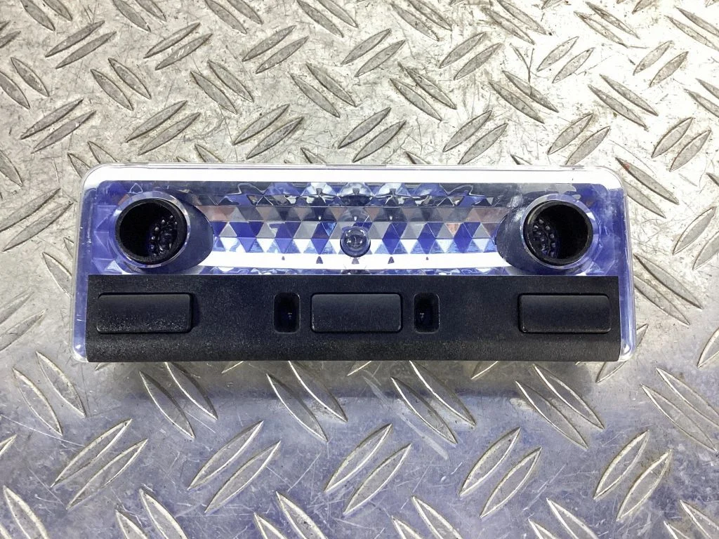 Esiistmete valgustustuli – BMW 3-seeria E46 (1998-2005)