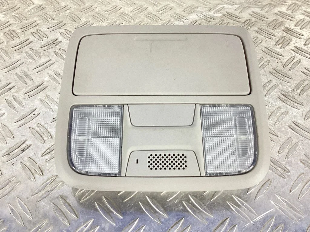 Esiistmete valgustustuli – Honda Accord (2008-2016)